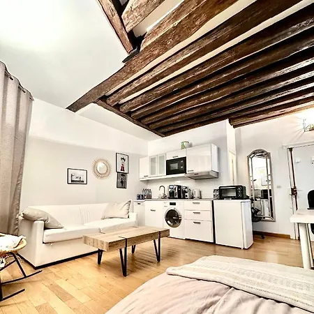 Principal Apartment *